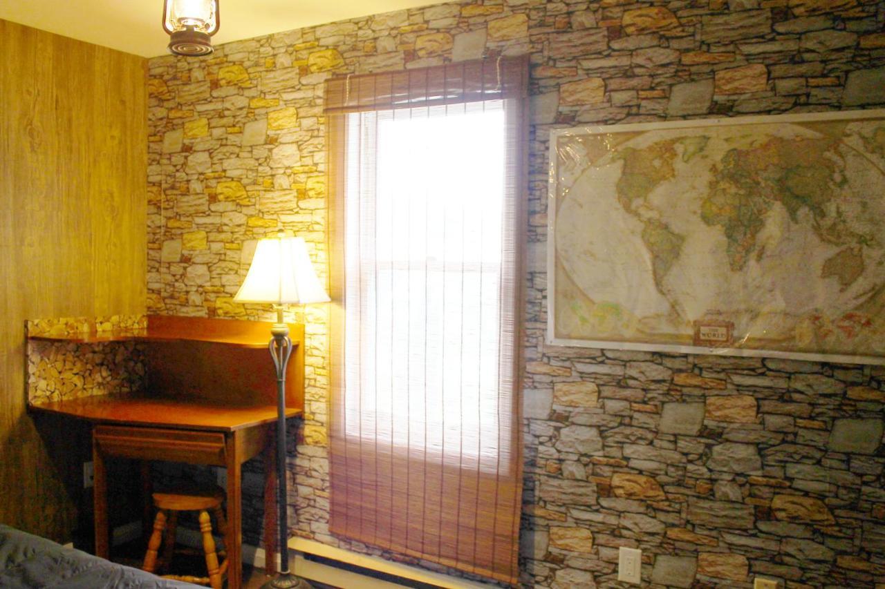 Private Bedrooms+free Parking Homestay